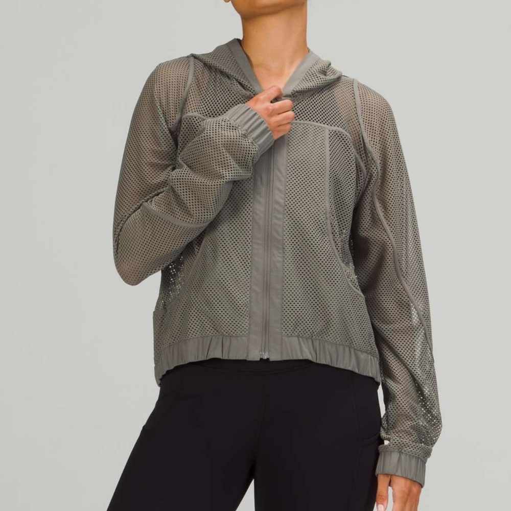 !!! 🔥🔥🔥 Lululemon Relaxed Fit Mesh Jacket - Sz 12 - Grey Sage